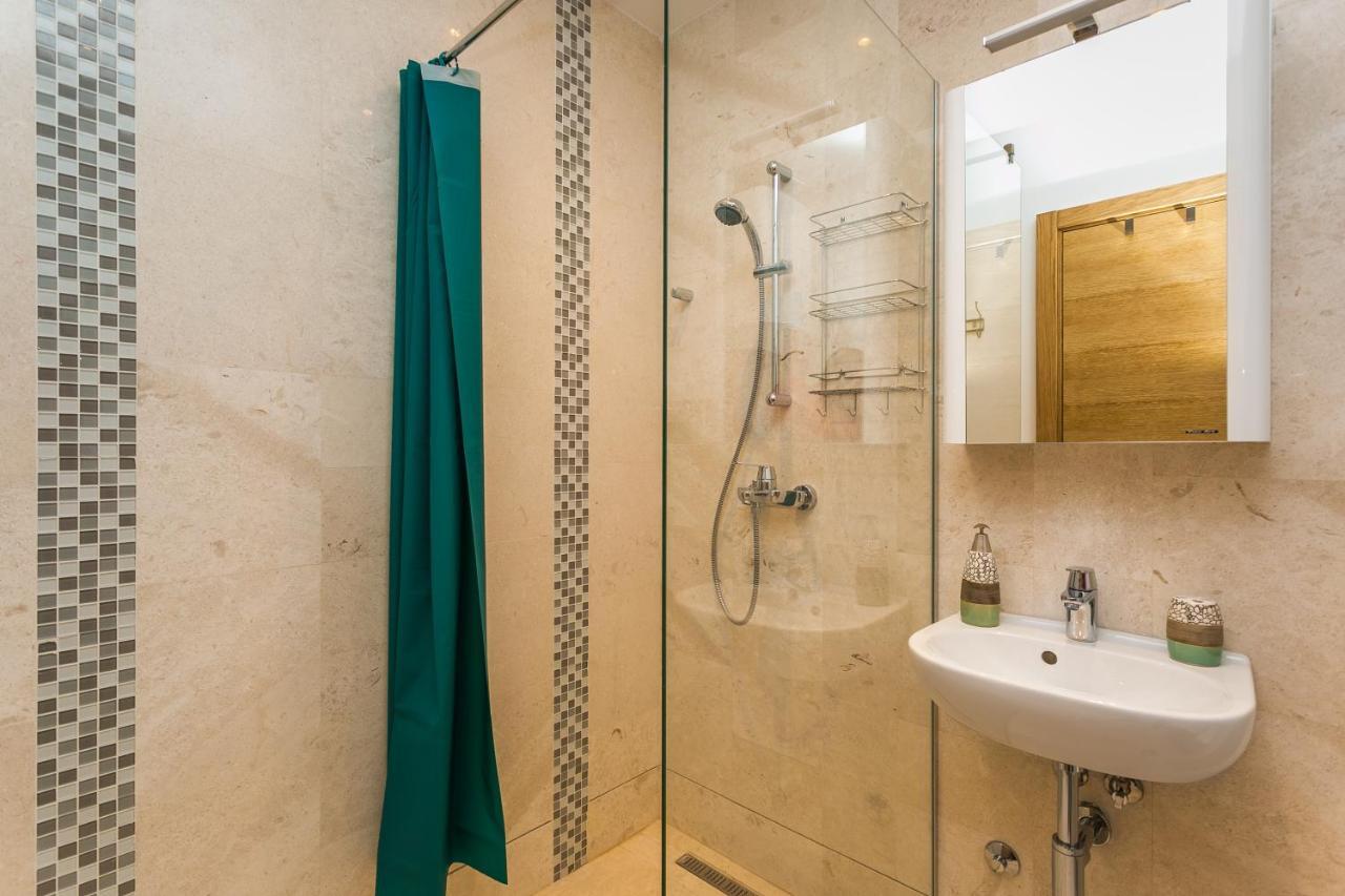 רפאלוביץ' Apartments Lm Residence מראה חיצוני תמונה