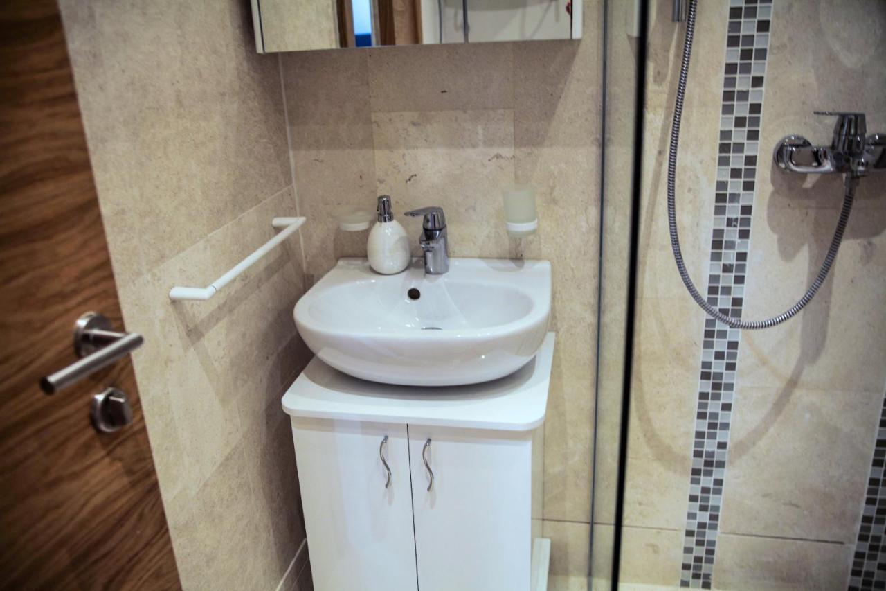 רפאלוביץ' Apartments Lm Residence מראה חיצוני תמונה